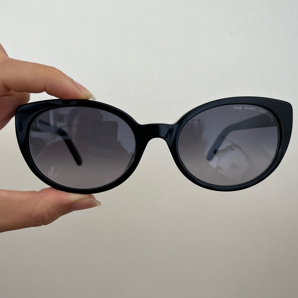 Round Cat Eye